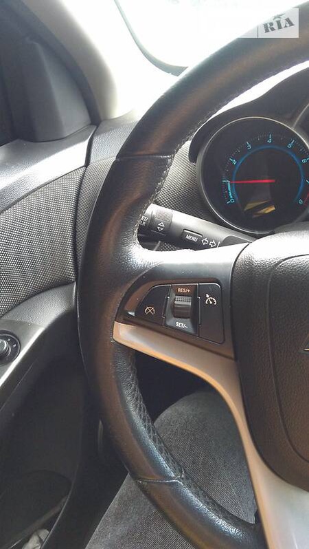 Chevrolet Cruze 2011  випуску Одеса з двигуном 1.6 л бензин седан механіка за 7700 долл. 