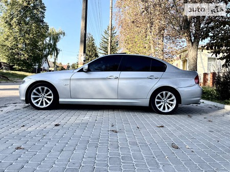 BMW 328 2010  випуску Київ з двигуном 3 л бензин седан автомат за 11000 долл. 