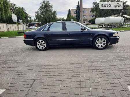 Audi A8 1996  випуску Тернопіль з двигуном 4.2 л  седан автомат за 2950 долл. 