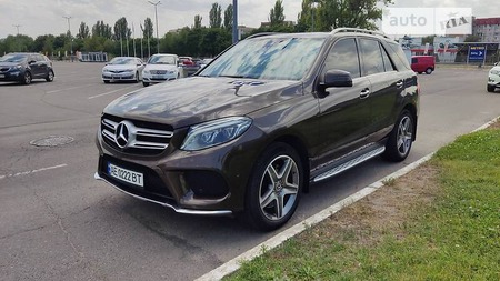 Mercedes-Benz GLE 400 2017  випуску Дніпро з двигуном 3 л бензин позашляховик автомат за 42000 долл. 