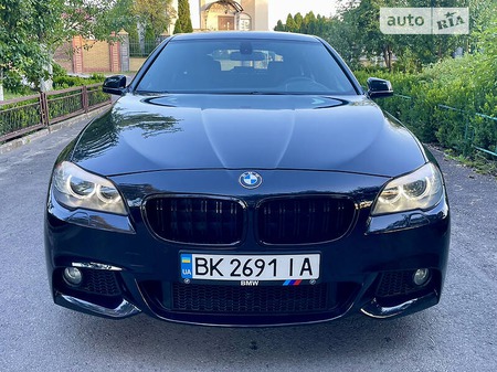 BMW 530 2011  випуску Рівне з двигуном 3 л дизель універсал автомат за 21500 долл. 