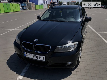 BMW 318 2009  випуску Івано-Франківськ з двигуном 2 л дизель універсал механіка за 7800 долл. 