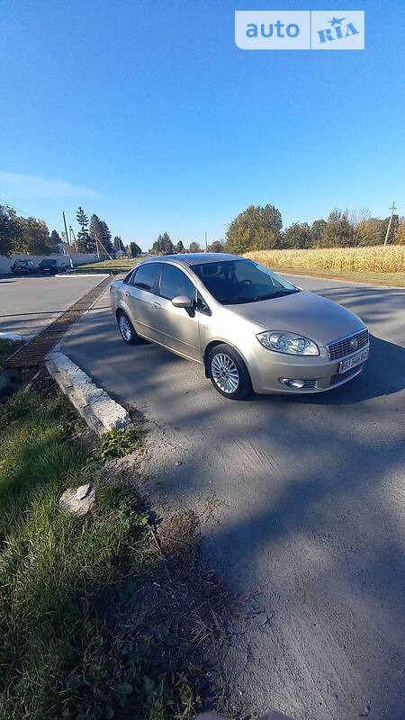 Fiat Linea 2012  випуску Тернопіль з двигуном 1.3 л дизель седан механіка за 5000 долл. 