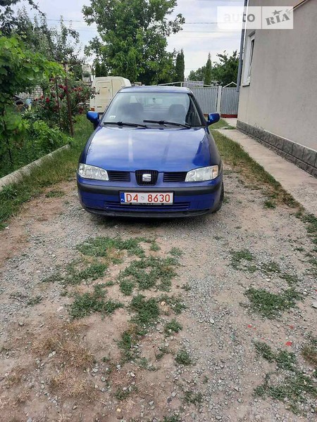 Seat Ibiza 1999  випуску Хмельницький з двигуном 1.4 л бензин хэтчбек механіка за 900 долл. 