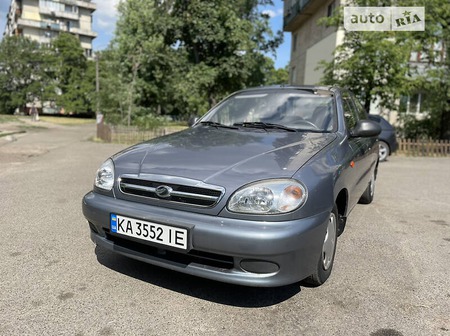 Daewoo Lanos 2010  випуску Київ з двигуном 1.5 л бензин седан механіка за 2650 долл. 