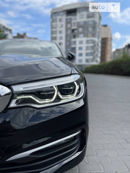 BMW 520 2019  випуску Луцьк з двигуном 2 л дизель седан автомат за 35999 долл. 
