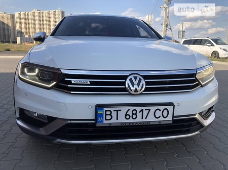 Volkswagen Passat Alltrack 2017  випуску Одеса з двигуном 2 л дизель універсал автомат за 24500 долл. 