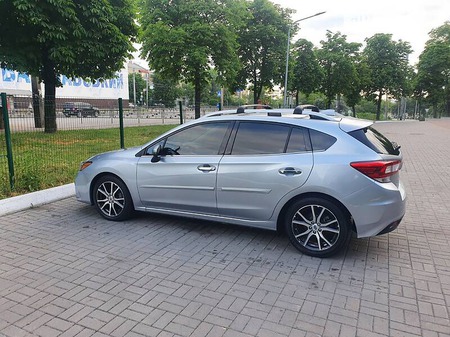 Subaru Impreza 2017  випуску Київ з двигуном 2 л бензин хэтчбек автомат за 13999 долл. 