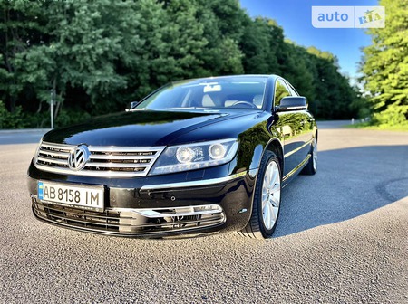 Volkswagen Phaeton 2012  випуску Вінниця з двигуном 3 л дизель седан автомат за 14899 долл. 