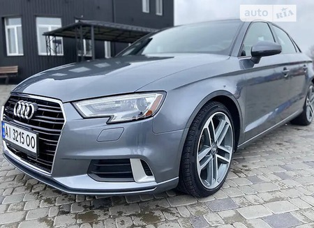 Audi A3 Limousine 2018  випуску Київ з двигуном 2 л бензин седан автомат за 22950 долл. 