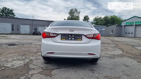 Hyundai Sonata 2014  випуску Київ з двигуном 2 л газ седан автомат за 6990 долл. 