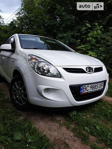 Hyundai i20 2008  випуску Львів з двигуном 1.2 л бензин хэтчбек механіка за 5500 долл. 