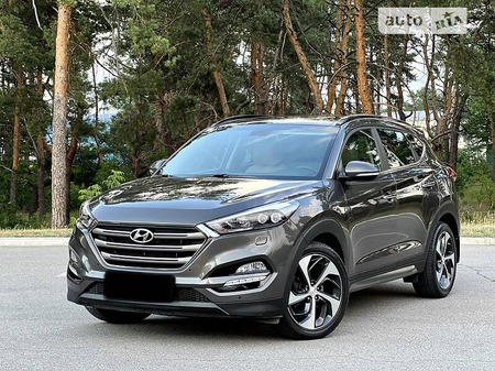 Hyundai Tucson 2016  випуску Київ з двигуном 2 л бензин позашляховик автомат за 21000 долл. 