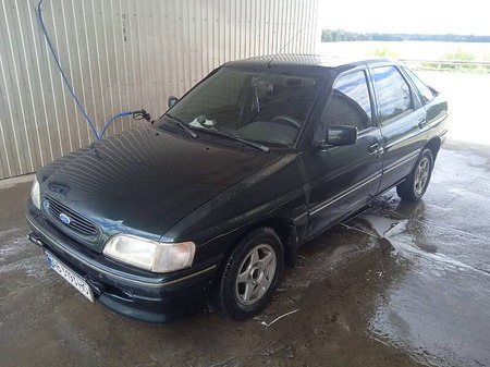 Ford Escort 1994  випуску Вінниця з двигуном 1.4 л  хэтчбек механіка за 2400 долл. 