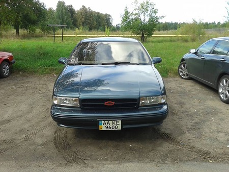 Chevrolet Caprice 1996  випуску Київ з двигуном 5.7 л бензин седан автомат за 9500 долл. 