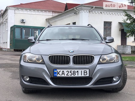 BMW 318 2010  випуску Суми з двигуном 2 л дизель універсал механіка за 8300 долл. 