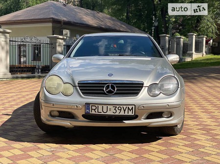 Mercedes-Benz C 230 2005  випуску Київ з двигуном 2.3 л бензин хэтчбек автомат за 2200 долл. 