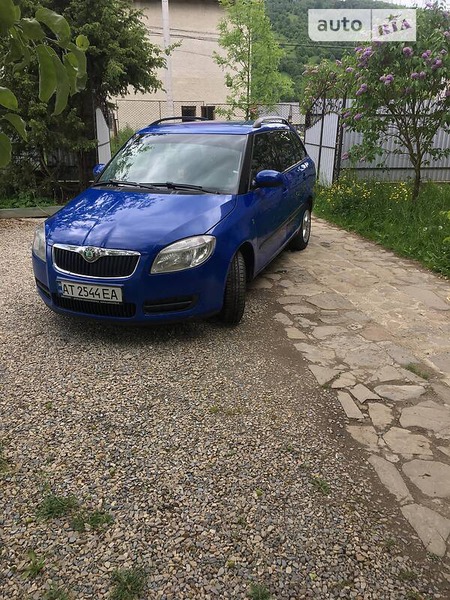 Skoda Fabia 2008  випуску Івано-Франківськ з двигуном 1.4 л дизель універсал  за 4300 долл. 