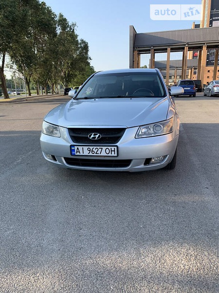 Hyundai Sonata 2007  випуску Дніпро з двигуном 2.4 л  седан автомат за 5400 долл. 