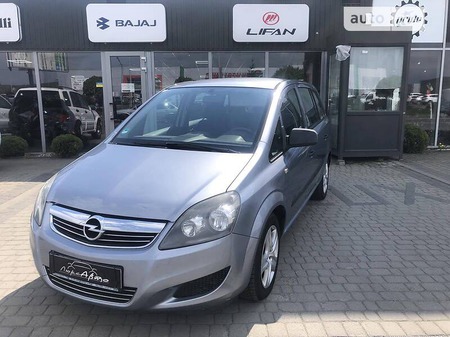 Opel Zafira Tourer 2010  випуску Ужгород з двигуном 1.7 л дизель мінівен механіка за 5950 долл. 