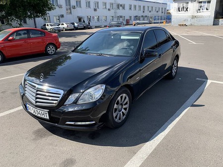 Mercedes-Benz E 220 2011  випуску Київ з двигуном 2.1 л дизель седан автомат за 17000 долл. 