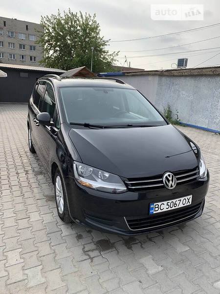 Volkswagen Sharan 2012  випуску Львів з двигуном 2 л дизель універсал механіка за 12500 долл. 