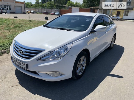 Hyundai Sonata 2013  випуску Одеса з двигуном 2 л газ седан автомат за 7900 долл. 