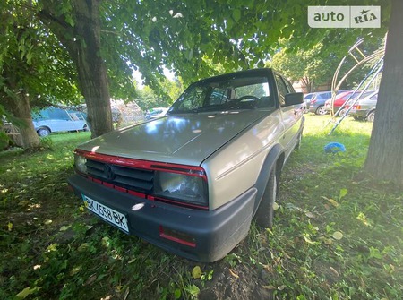 Volkswagen Jetta 1984  випуску Рівне з двигуном 1.6 л бензин  механіка за 1400 долл. 