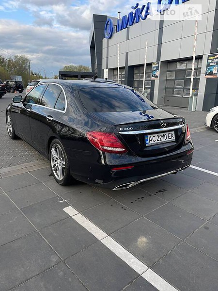 Mercedes-Benz E 300 2016  випуску Луцьк з двигуном 2 л бензин седан автомат за 33000 долл. 