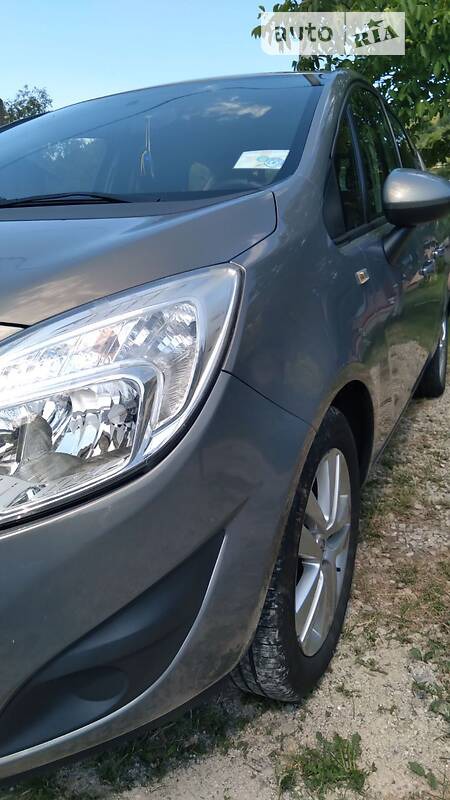 Opel Meriva 2011  випуску Івано-Франківськ з двигуном 1.7 л дизель універсал механіка за 7500 долл. 