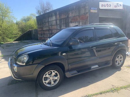 Hyundai Tucson 2008  випуску Дніпро з двигуном 2 л  позашляховик автомат за 9000 долл. 