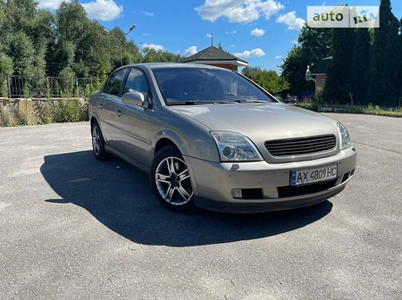 Opel Vectra 2004  випуску Харків з двигуном 3.2 л  седан автомат за 4000 долл. 