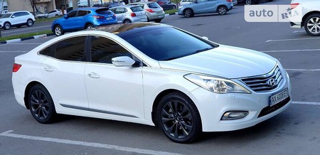 Hyundai Azera 2012  випуску Харків з двигуном 3 л  седан автомат за 12200 долл. 