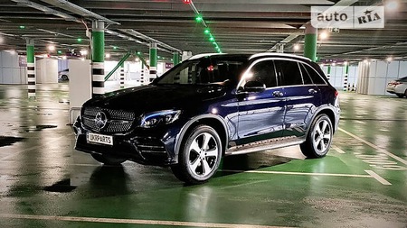 Mercedes-Benz GLC 300 2016  випуску Житомир з двигуном 2 л бензин позашляховик автомат за 36900 долл. 