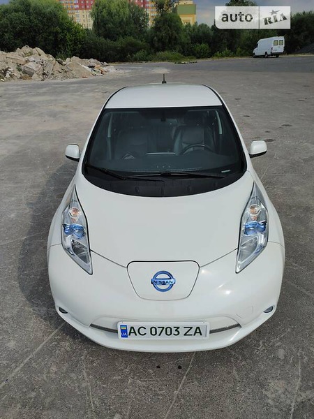 Nissan Leaf 2013  випуску Луцьк з двигуном 0 л електро хэтчбек автомат за 14000 долл. 