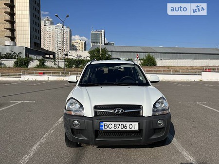 Hyundai Tucson 2012  випуску Київ з двигуном 0 л  позашляховик автомат за 10500 долл. 