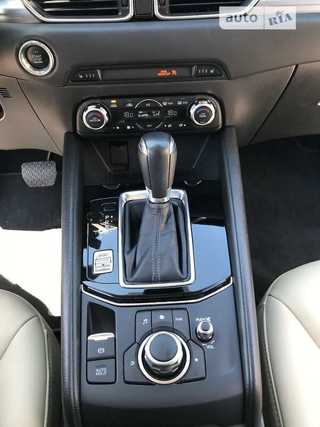 Mazda CX-5 2018  випуску Запоріжжя з двигуном 2.5 л бензин позашляховик  за 18590 долл. 