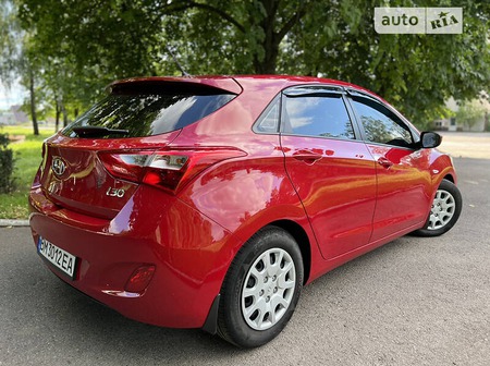 Hyundai i30 2012  випуску Суми з двигуном 1.4 л бензин хэтчбек механіка за 10200 долл. 