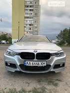 BMW 320 2018 Київ 2 л  седан автомат к.п.
