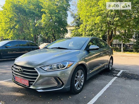 Hyundai Elantra 2018  випуску Луцьк з двигуном 2 л бензин седан автомат за 12500 долл. 