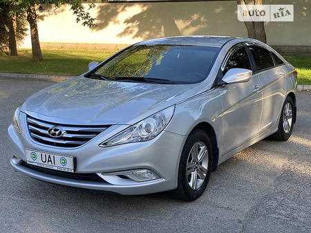 Hyundai Sonata 2014  випуску Дніпро з двигуном 2 л газ седан автомат за 7100 долл. 