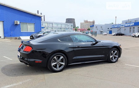 Ford Mustang 2016  випуску Київ з двигуном 3.7 л бензин купе автомат за 15900 долл. 