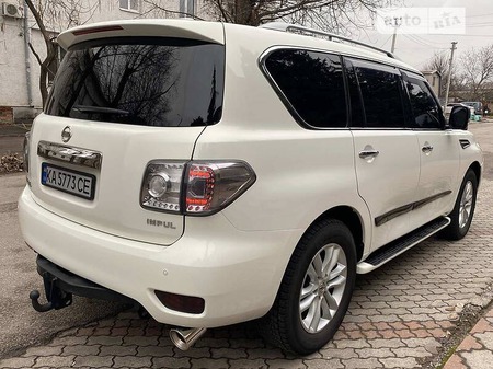 Nissan Patrol 2011  випуску Київ з двигуном 5.6 л  позашляховик автомат за 25000 долл. 