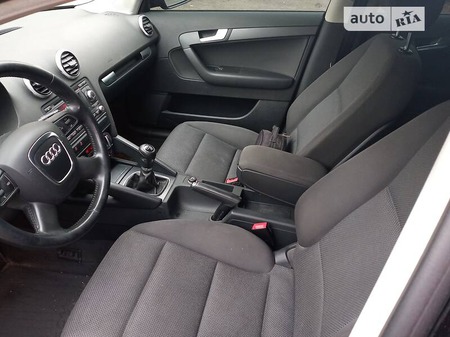 Audi A3 Limousine 2012  випуску Рівне з двигуном 1.2 л бензин мінівен механіка за 7999 долл. 