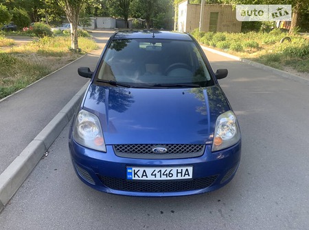 Ford Fiesta 2007  випуску Дніпро з двигуном 1.3 л бензин хэтчбек механіка за 4099 долл. 