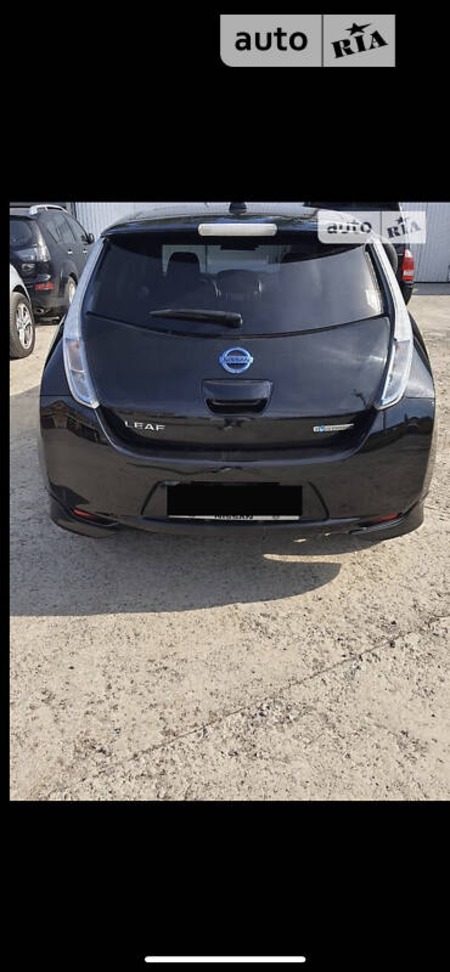 Nissan Leaf 2014  випуску Чернівці з двигуном 0 л електро хэтчбек автомат за 14500 долл. 