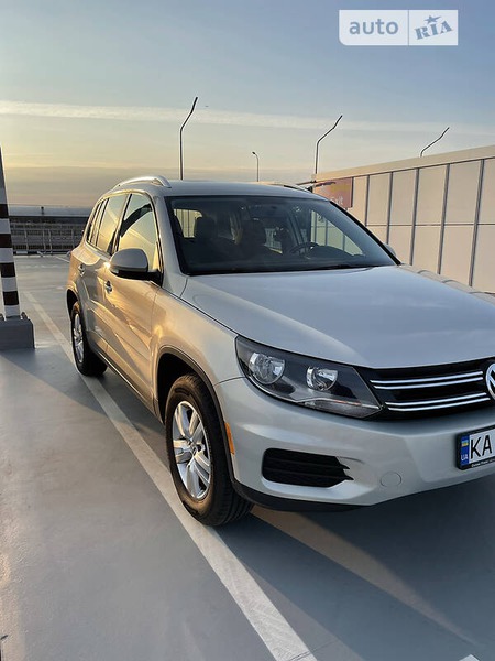 Volkswagen Tiguan 2014  випуску Луцьк з двигуном 2 л бензин позашляховик автомат за 12500 долл. 