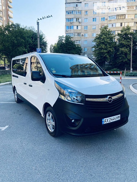 Opel Vivaro 2018  випуску Харків з двигуном 1.6 л дизель седан механіка за 21500 долл. 