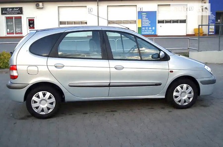 Renault Scenic 2003  випуску Чернівці з двигуном 1.6 л бензин універсал механіка за 3900 долл. 