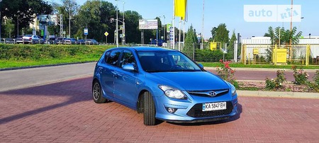 Hyundai i30 2011  випуску Полтава з двигуном 1.6 л  хэтчбек автомат за 7500 долл. 